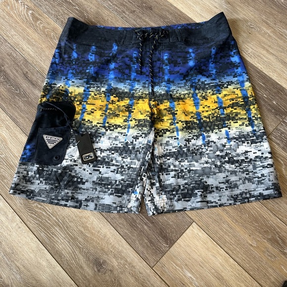 🖤 New Columbia swim trunk with bottle opener in safety small pocket. - Picture 8 of 13